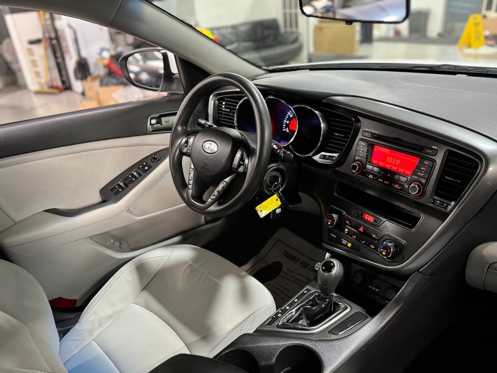 2012 Kia Optima Image 18