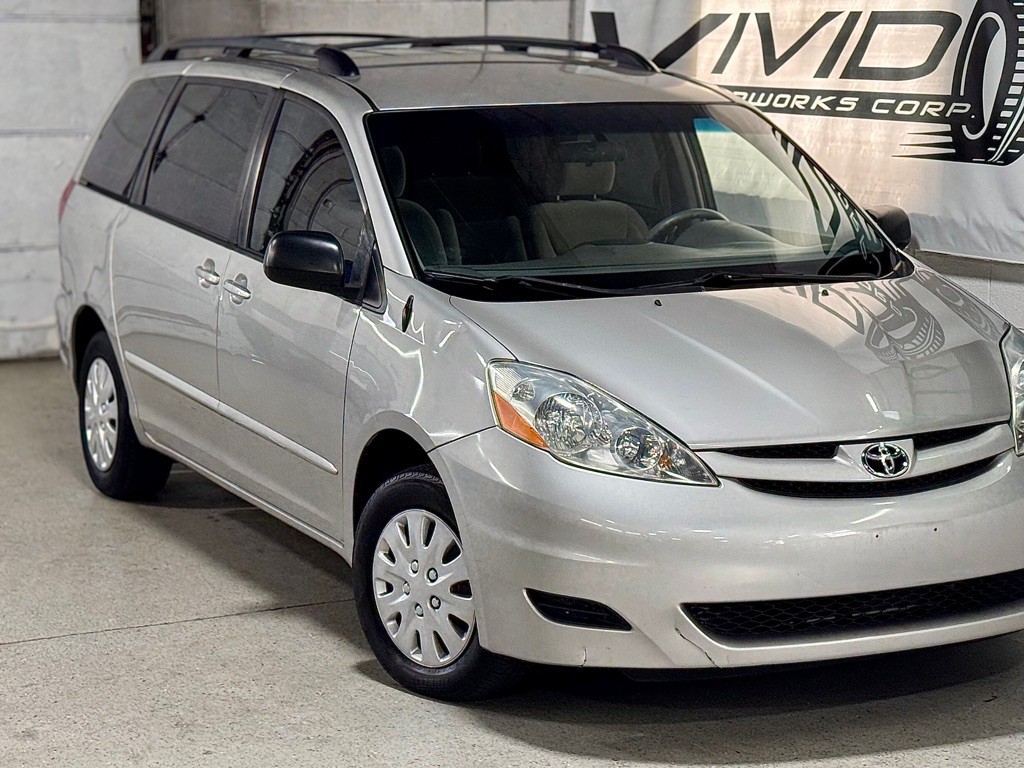 2006 Toyota Sienna Image 2