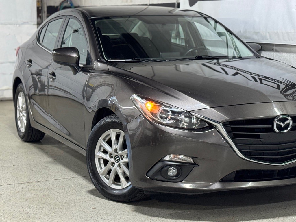 2015 Mazda Mazda3 Image 2