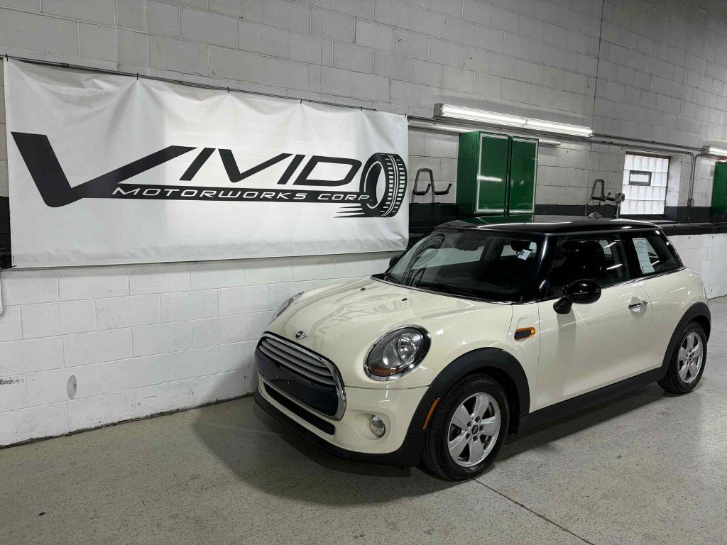 2015 MINI Cooper Image 1