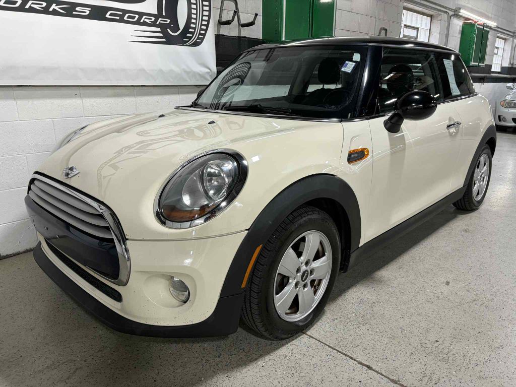 2015 MINI Cooper Image 2