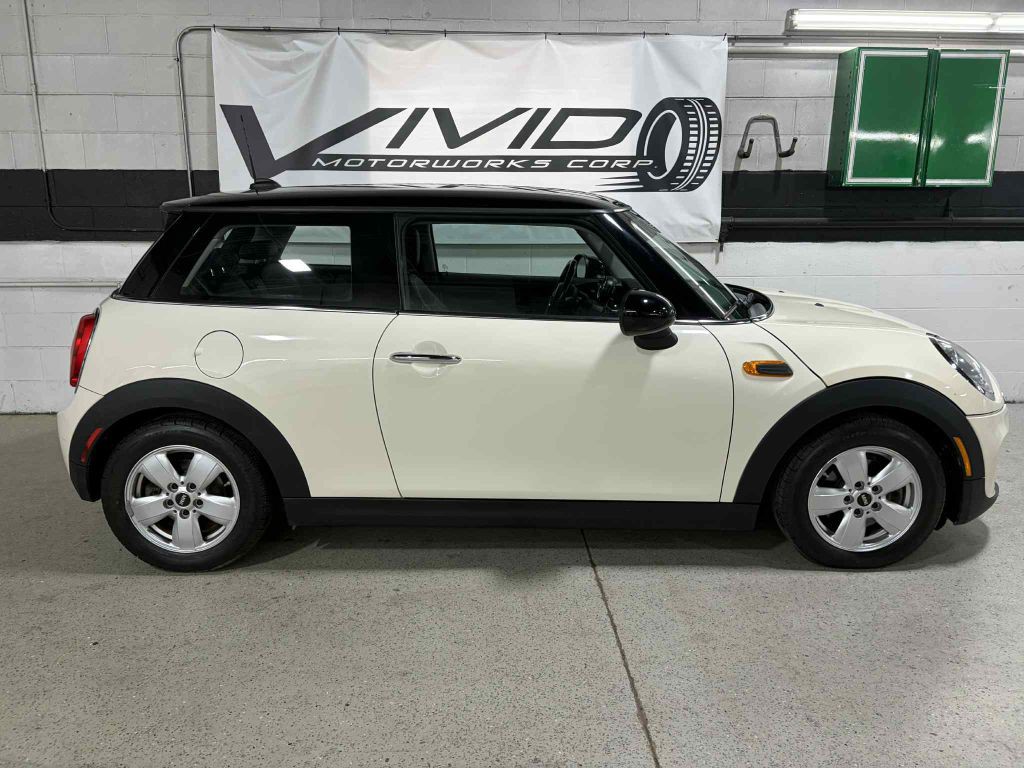 2015 MINI Cooper Image 5