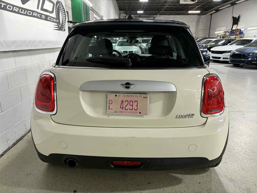 2015 MINI Cooper Image 7