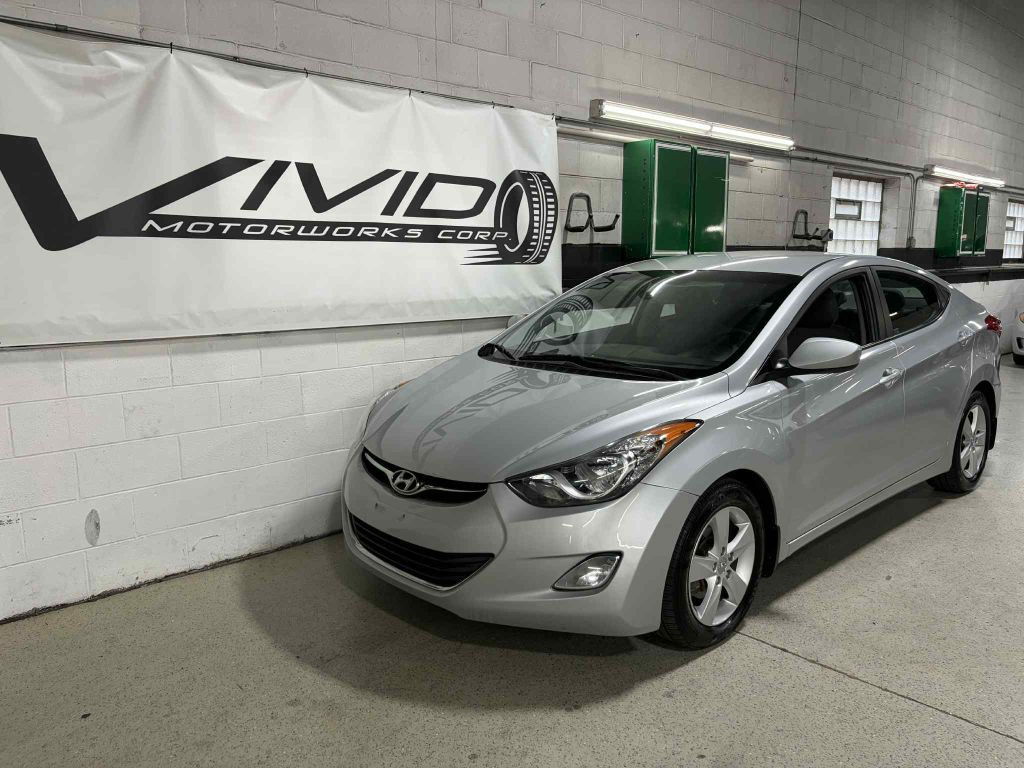 2013 Hyundai Elantra Image 1