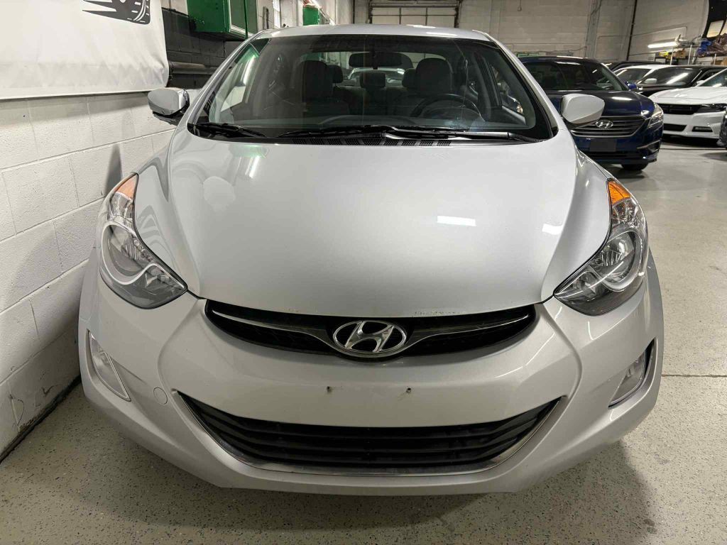 2013 Hyundai Elantra Image 3