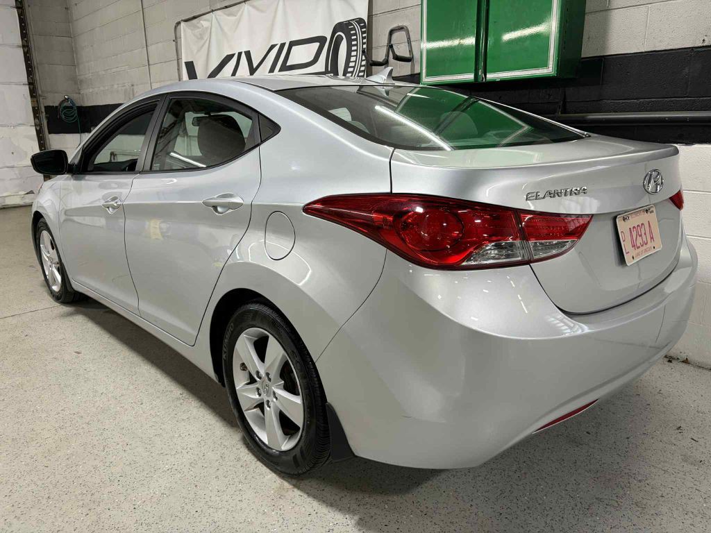 2013 Hyundai Elantra Image 8