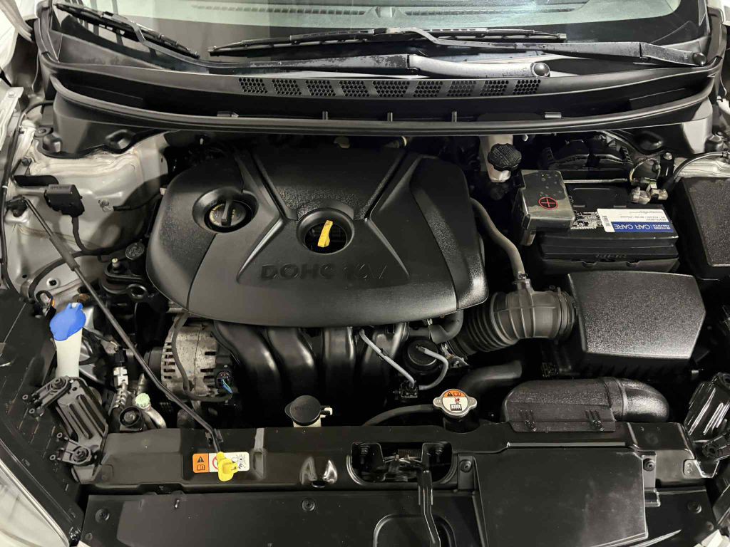 2013 Hyundai Elantra Image 10