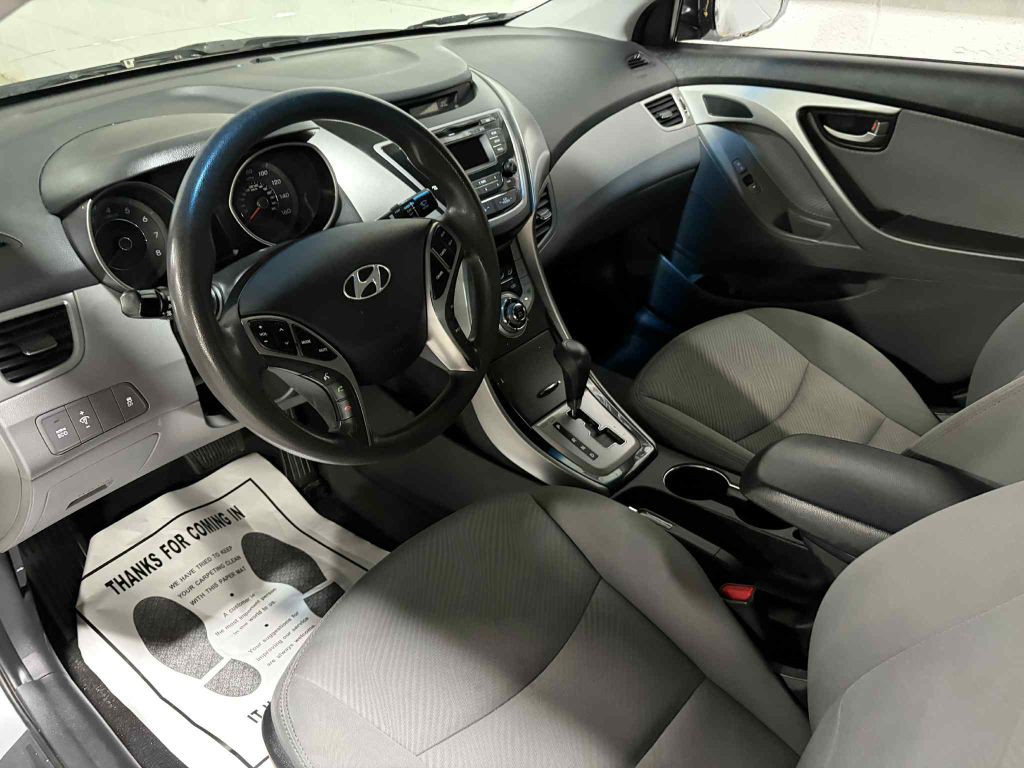 2013 Hyundai Elantra Image 14