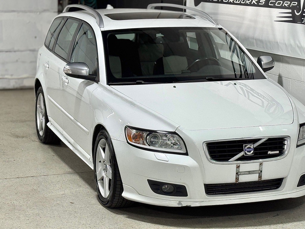 2010 Volvo V50 Image 2
