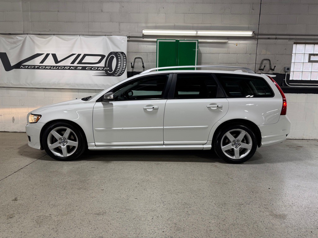 2010 Volvo V50 Image 13