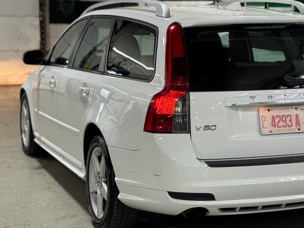 2010 Volvo V50 Image 15