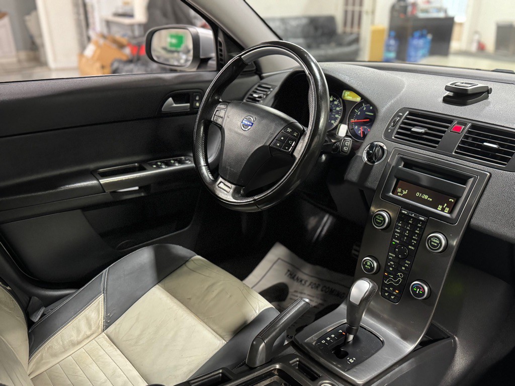 2010 Volvo V50 Image 18