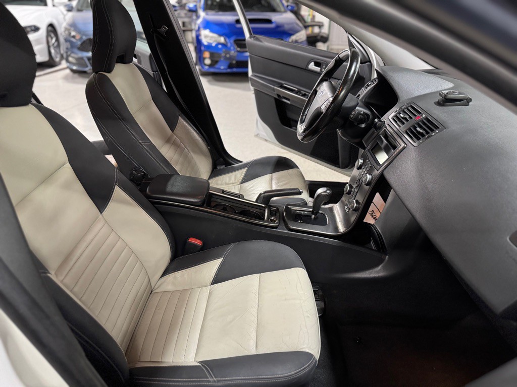 2010 Volvo V50 Image 21