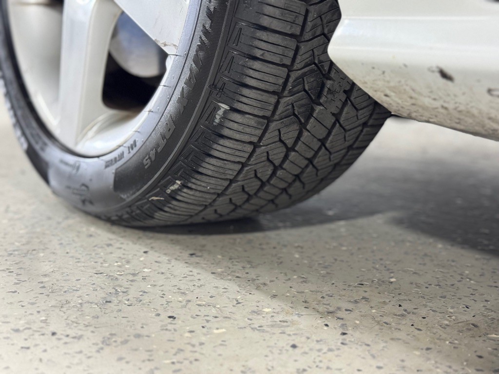 2010 Volvo V50 Image 25