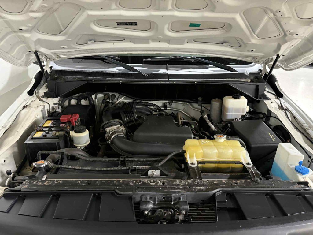 2015 Nissan NV Image 10