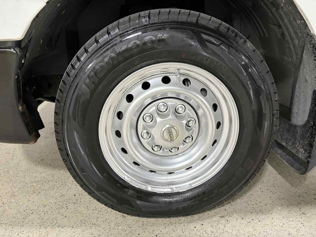 2015 Nissan NV Image 11