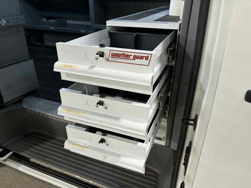 2015 Nissan NV Image 16