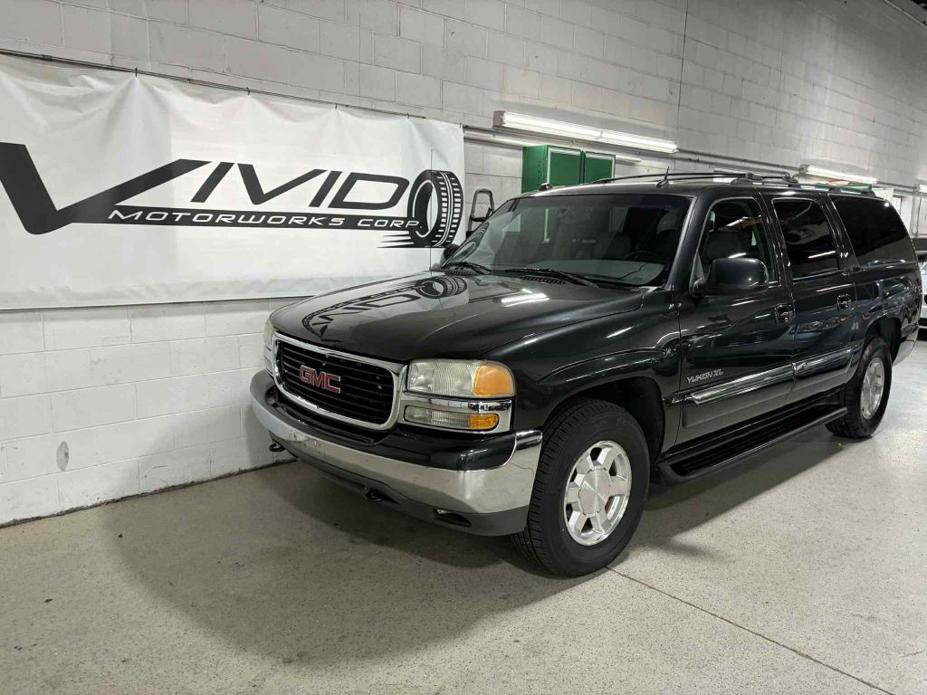 2004 GMC Yukon Image 1