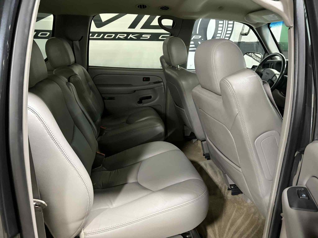 2004 GMC Yukon Image 18