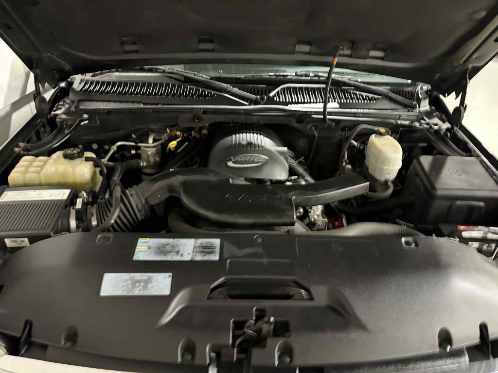 2004 GMC Yukon Image 11