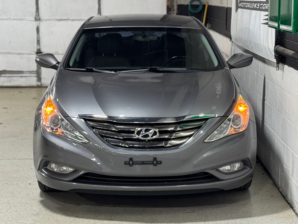 2012 Hyundai Sonata Image 3