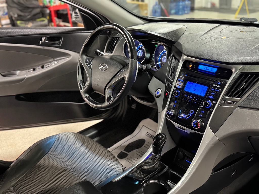 2012 Hyundai Sonata Image 14