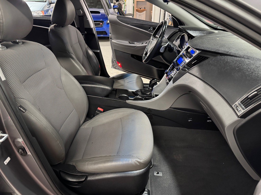 2012 Hyundai Sonata Image 16