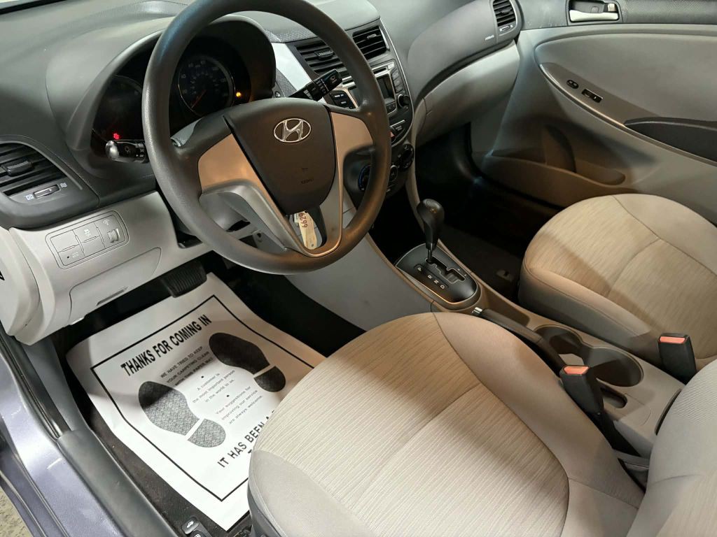 2016 Hyundai Accent Image 11