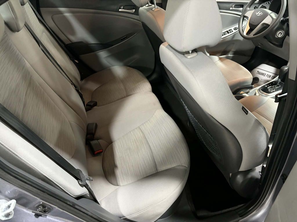 2016 Hyundai Accent Image 13