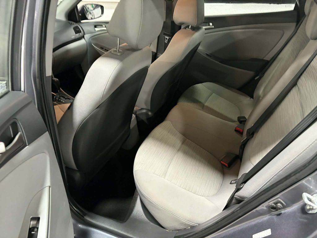 2016 Hyundai Accent Image 17