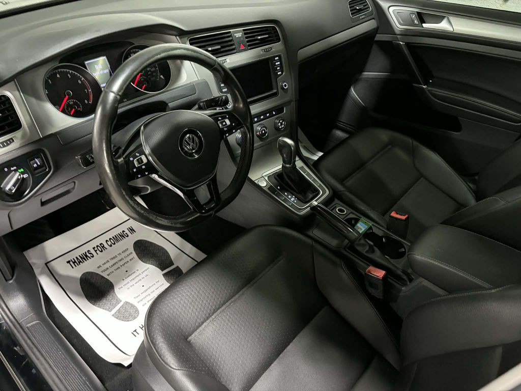 2017 Volkswagen Golf Image 16