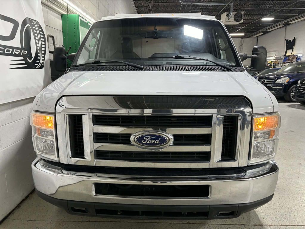 2015 Ford Econoline Image 3