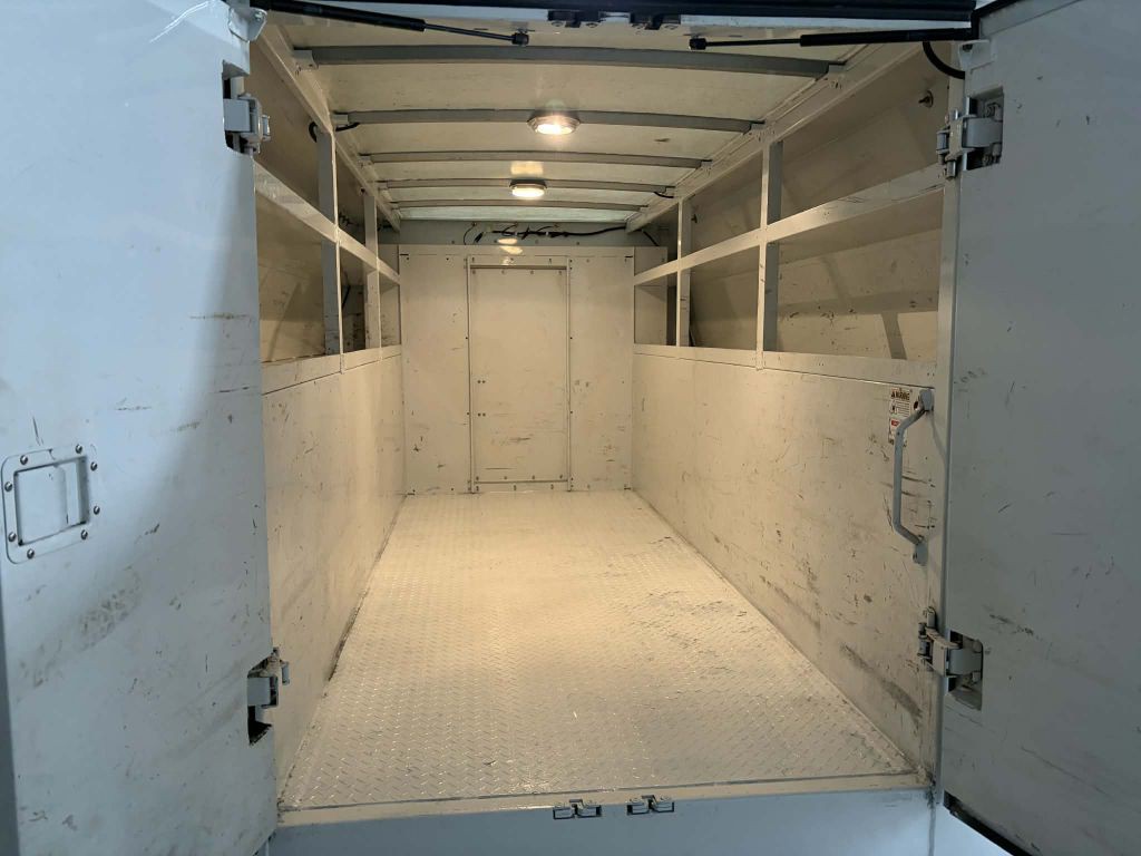 2015 Ford Econoline Image 12