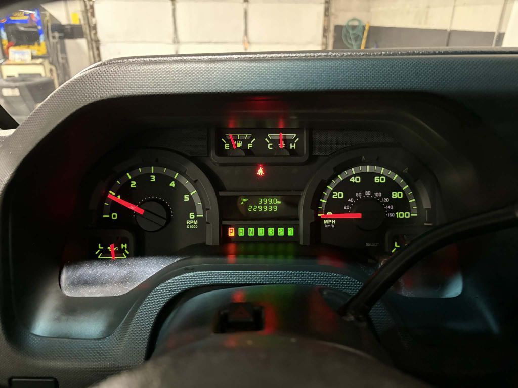 2015 Ford Econoline Image 16