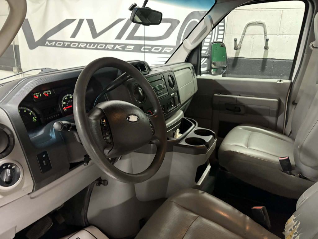2015 Ford Econoline Image 17