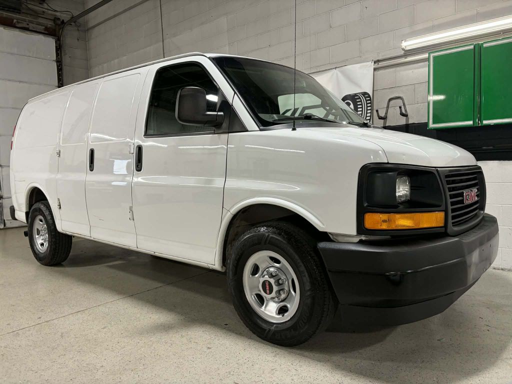 2017 GMC Savana Image 4