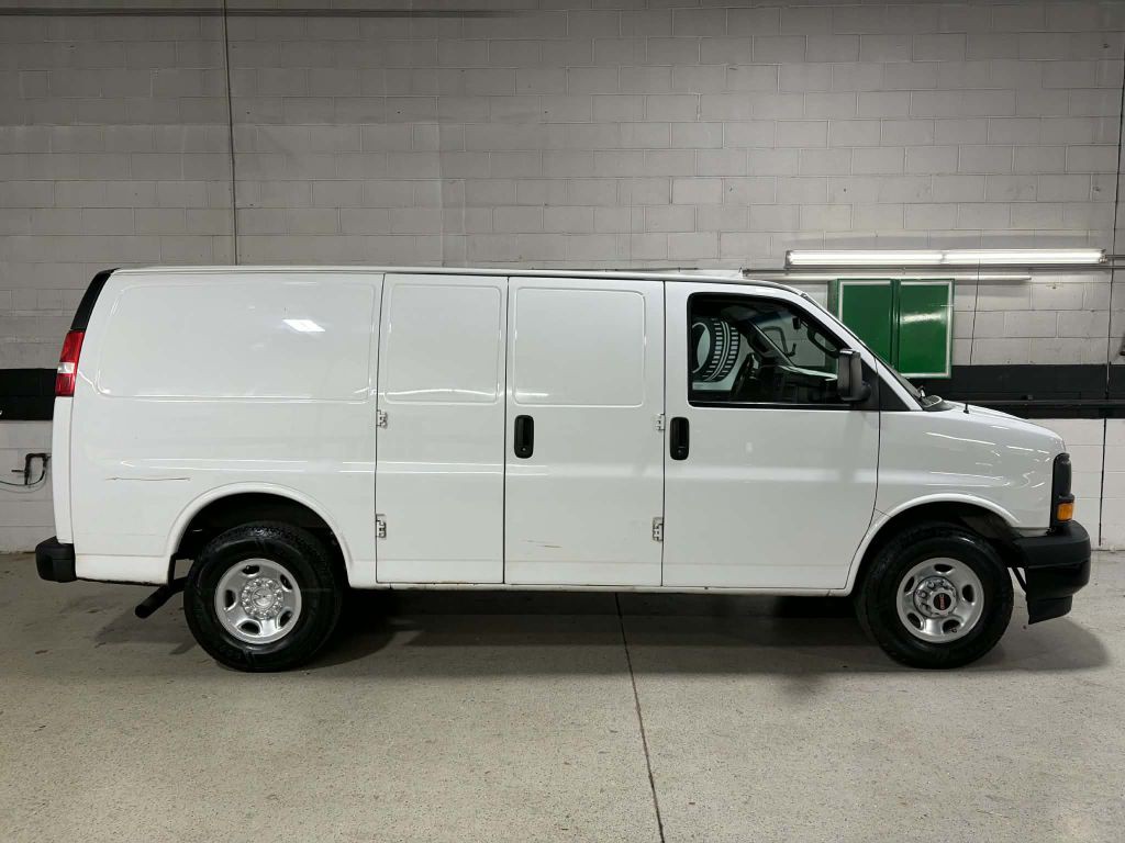 2017 GMC Savana Image 5