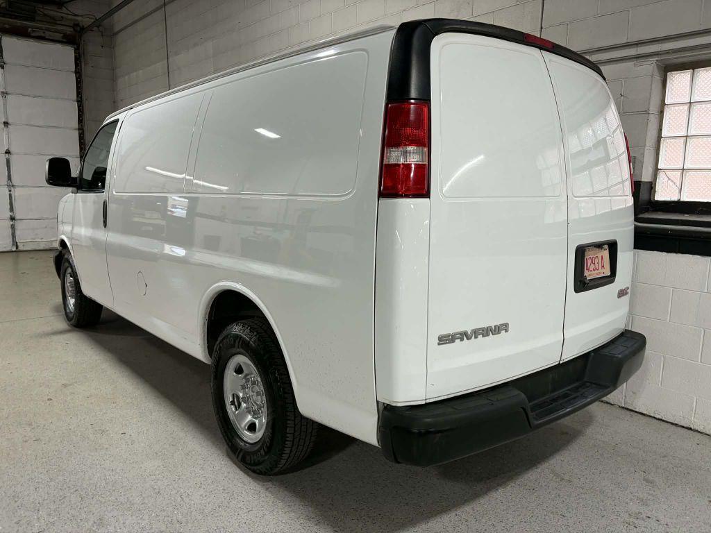 2017 GMC Savana Image 8