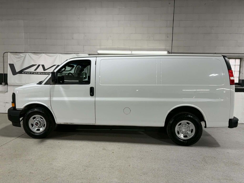 2017 GMC Savana Image 9
