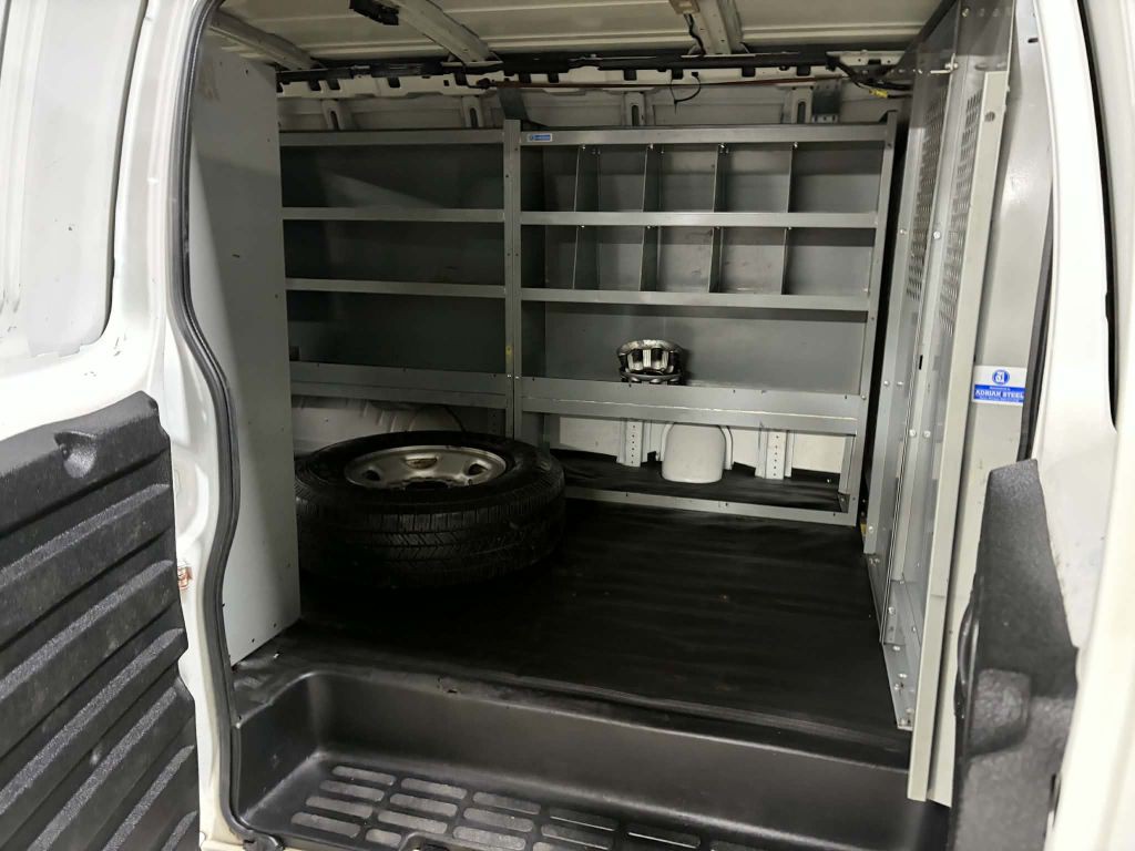 2017 GMC Savana Image 11