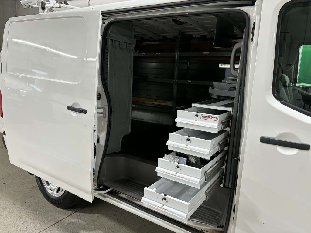 2015 Nissan NV Image 11