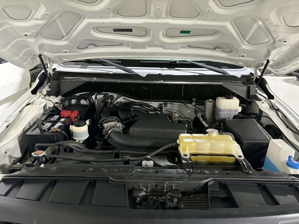 2015 Nissan NV Image 12