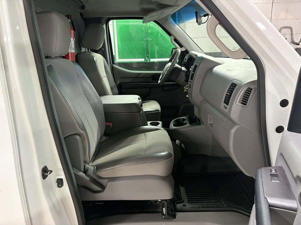 2015 Nissan NV Image 18