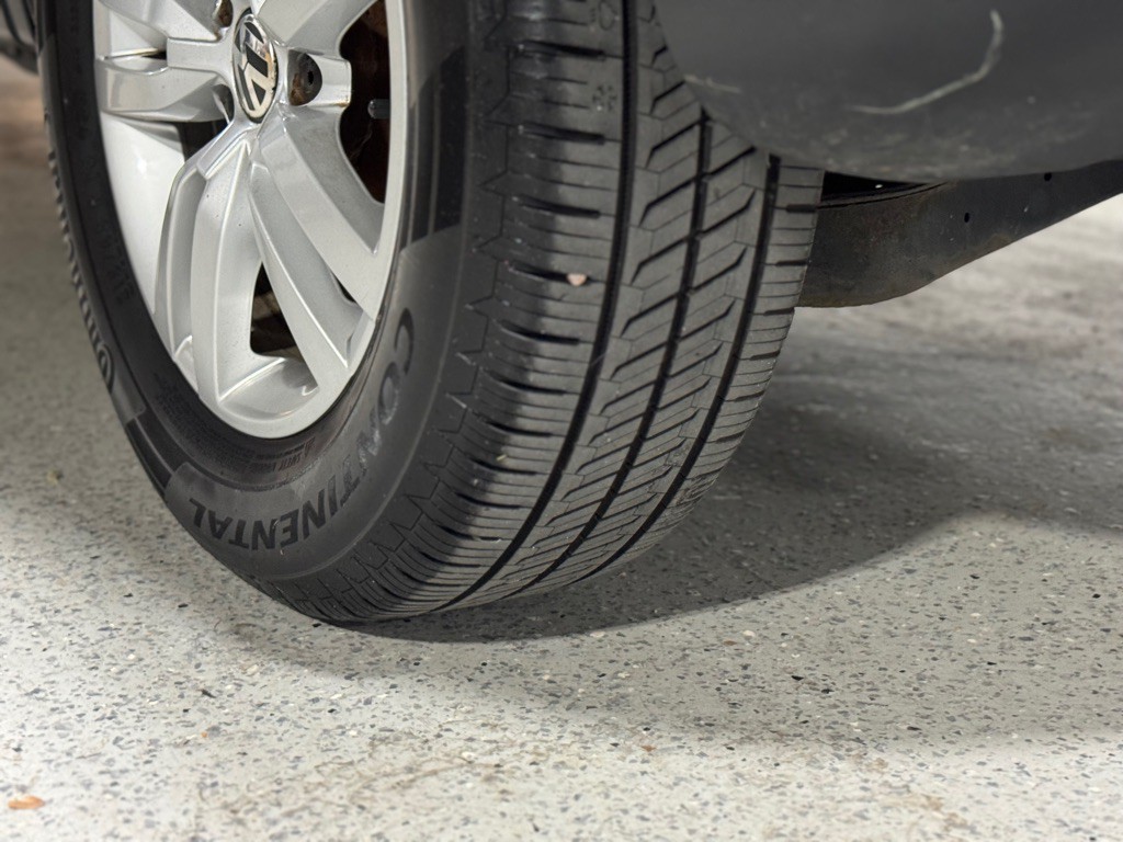 2017 Volkswagen Tiguan Image 25