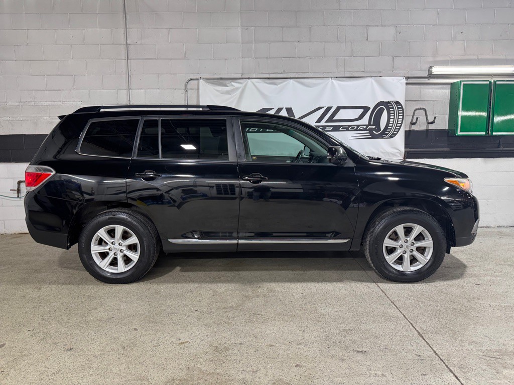 2013 Toyota Highlander Image 8