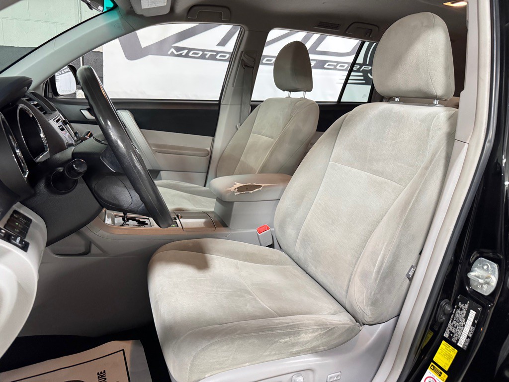 2013 Toyota Highlander Image 18