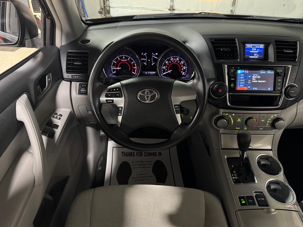 2013 Toyota Highlander Image 24