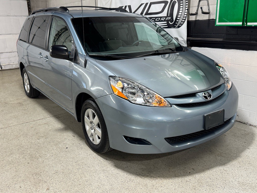 2009 Toyota Sienna Image 6