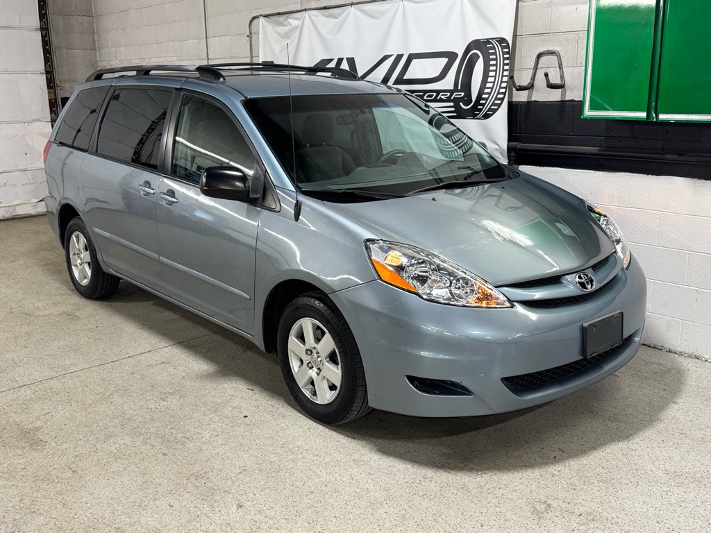 2009 Toyota Sienna Image 7