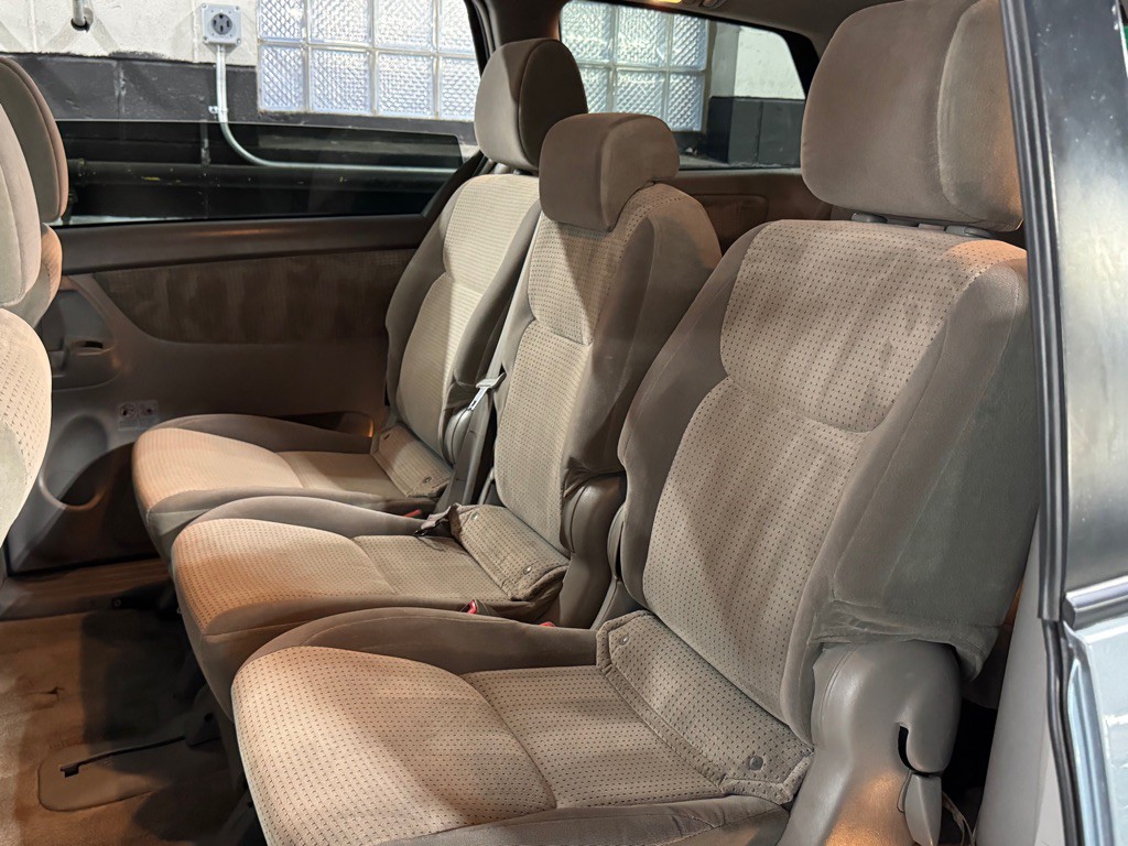 2009 Toyota Sienna Image 17
